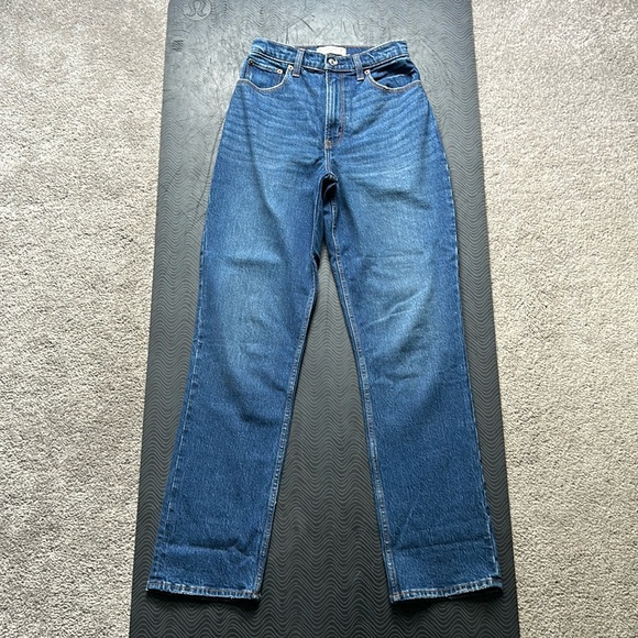 Abercrombie & Fitch Denim - Abercrombie 90s straight ultra high-rise 26L Jeans
